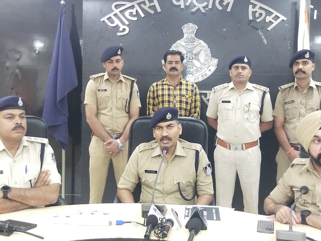 “देवास पुलिस ने जब जनता को ऐसे लौटाई खुशियां, जिसकी जनता को कम रहती है उम्मीद” देखें