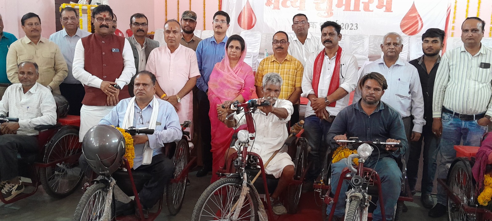 अब ब्लड के लिए इधर-उधर भटकने की आवश्यकता नहीं अब आम जनता को तुरंत उपलब्ध होगा ब्लड, देवास वासियों को मिली ब्लड बैंक की सौगात