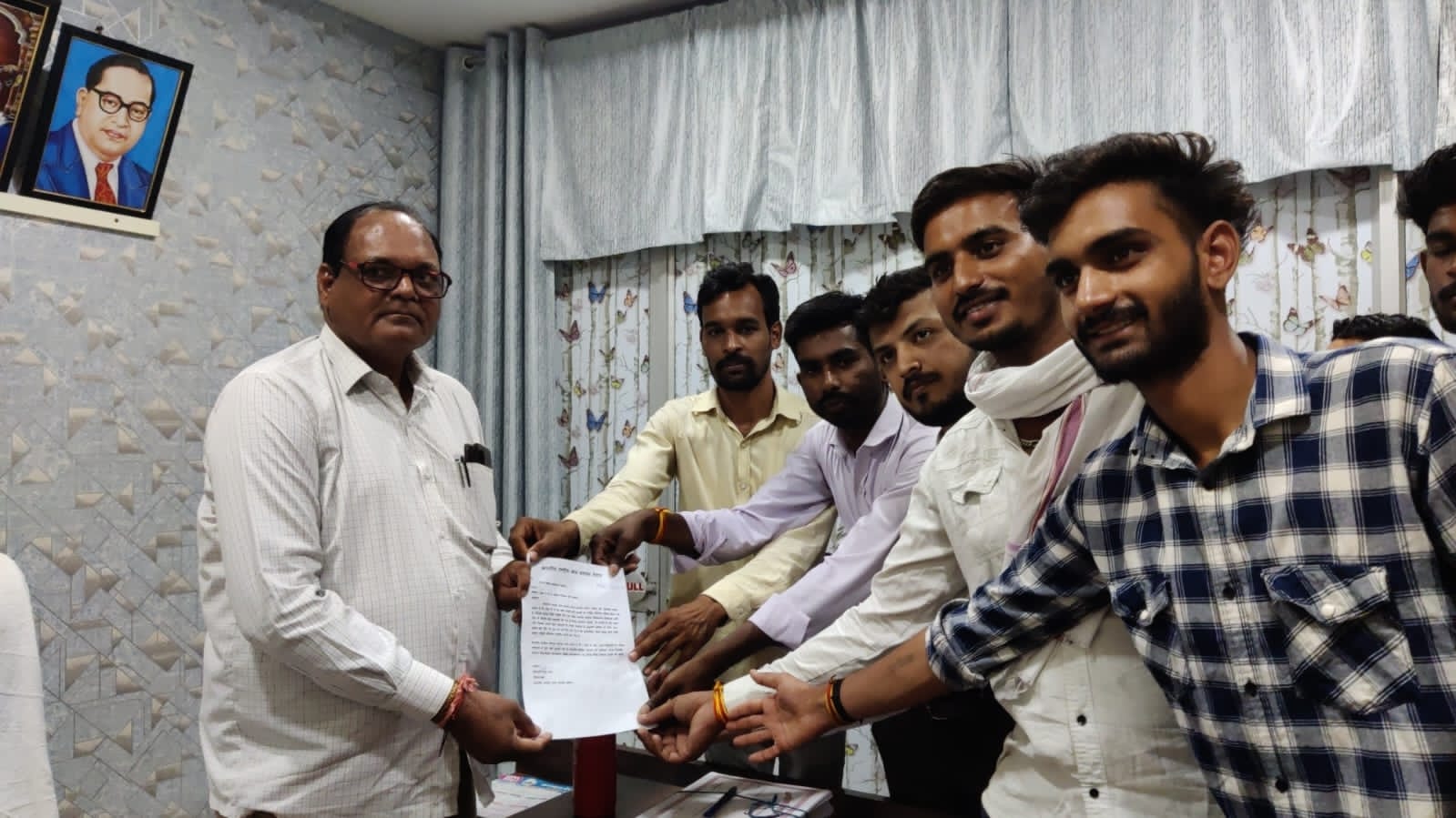 “पांचवी,आठवीं  परीक्षा परिणाम मे  गलती को सुधार के लिए छात्र संगठन ने दिया ज्ञापन नहीं तो होगाआंदोलन” देखें