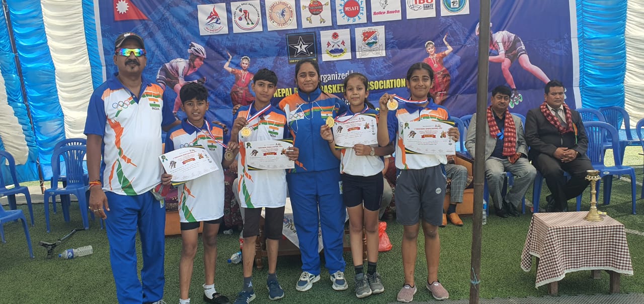 “नेपाल से स्वर्ण पदक लाने वाली मानवी का महाराजा मंडल ने किया सम्मान” देखें