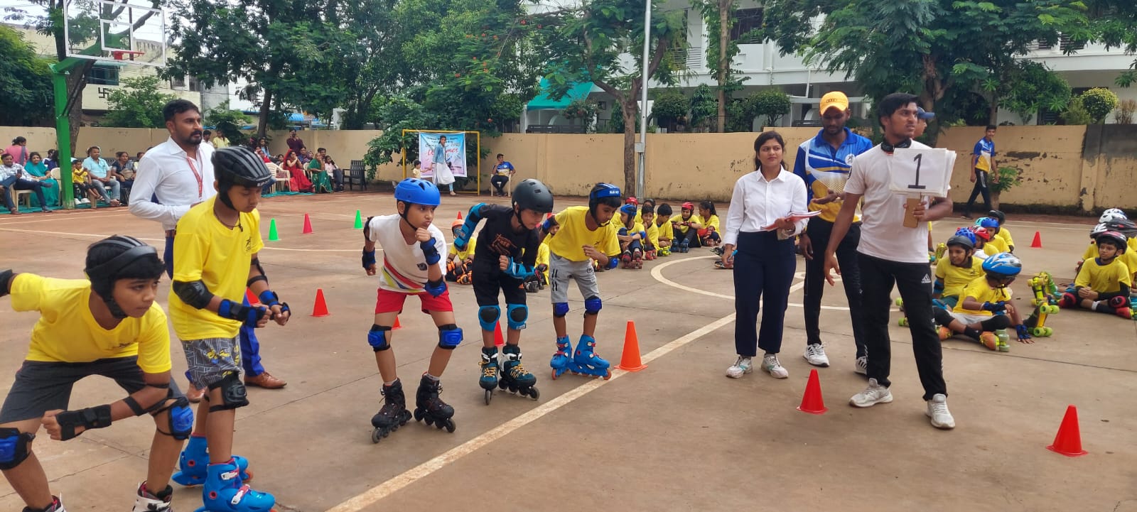 स्केटिंग गेम का ये अद्भुत और सफल कार्यक्रम खिलाड़ियों के आगे के रास्ते खोलेगा- प्रकाश ठाकुर


स्पीड स्केटिंग चैम्पियनशिप 2023 सम्पन्न,300 से ऊपर खिलाड़ियों ने लिया भाग