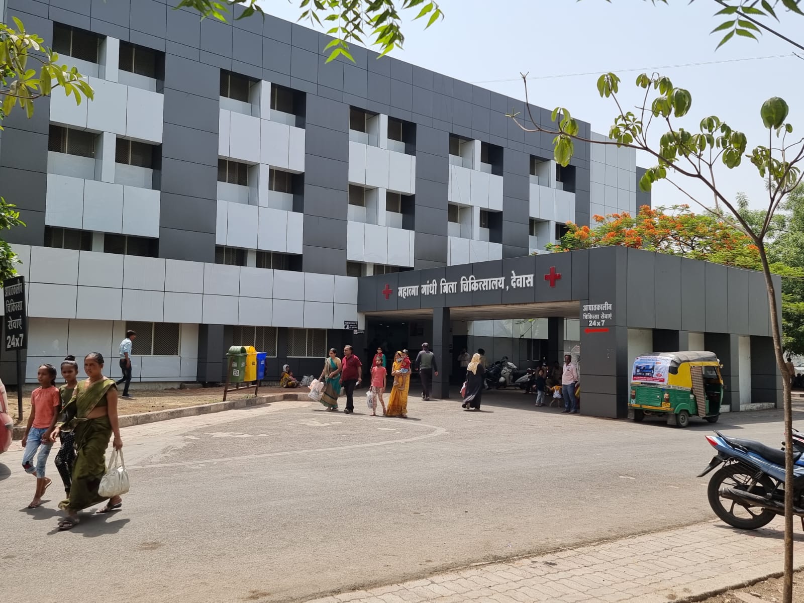 जिला चिकित्सालय देवास सहित जिले की 10 स्वास्थ्य संस्थाए कायाकल्प अवार्ड के लिए चयनित ————— कायाकल्प अभियान अंतर्गत संभाग स्तर पर शहरी प्राथमिक स्वास्थ्य केन्द्र इटावा लगातार तीसरे साल प्रथम पुरस्कार के लिए चयनित ————— कलेक्टर श्री गुप्ता ने स्‍वास्‍थ्‍य विभाग को दी बधाई