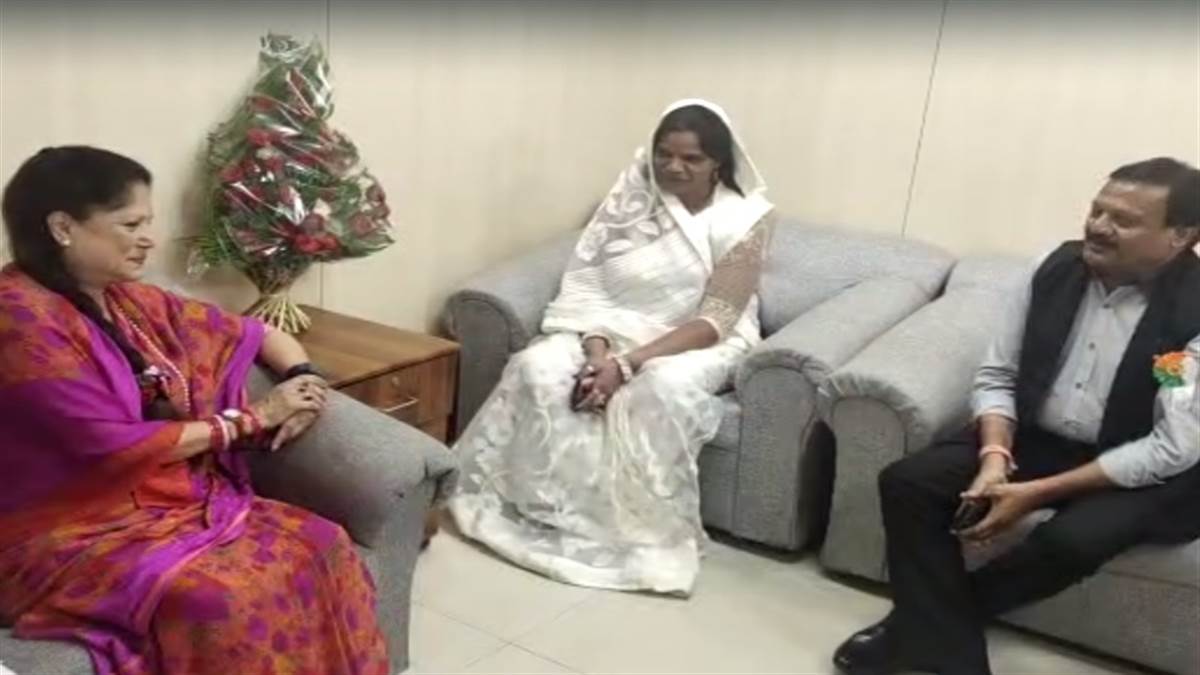 सज्जन मंत्री वर्मा ने चर्चित वायरल ऑडियो को बताया मेरा है लेकिन बहुत पुराना, पंचायत अध्यक्ष को उल्का पिंड, और क्षेत्र के नेता को बोला बरसाती मेंढक और भी कहीं बातें ” देखें