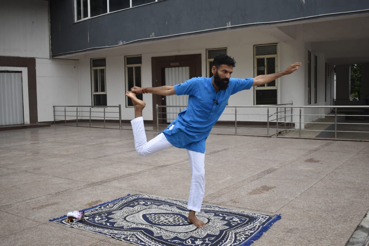 अयोध्या रामलला के दर्शन करने के लिए 1050 किमी दौड़ लगा दी और भी कई खासियत है  देवास के इन युग पुरुष में” देखें खास खबर