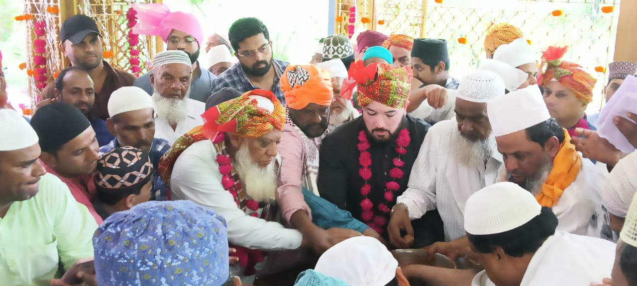 “हज़रत हुसैनी जान बादशाह तालिब हुसैन  का 38 वा उर्स मनाया” देखें