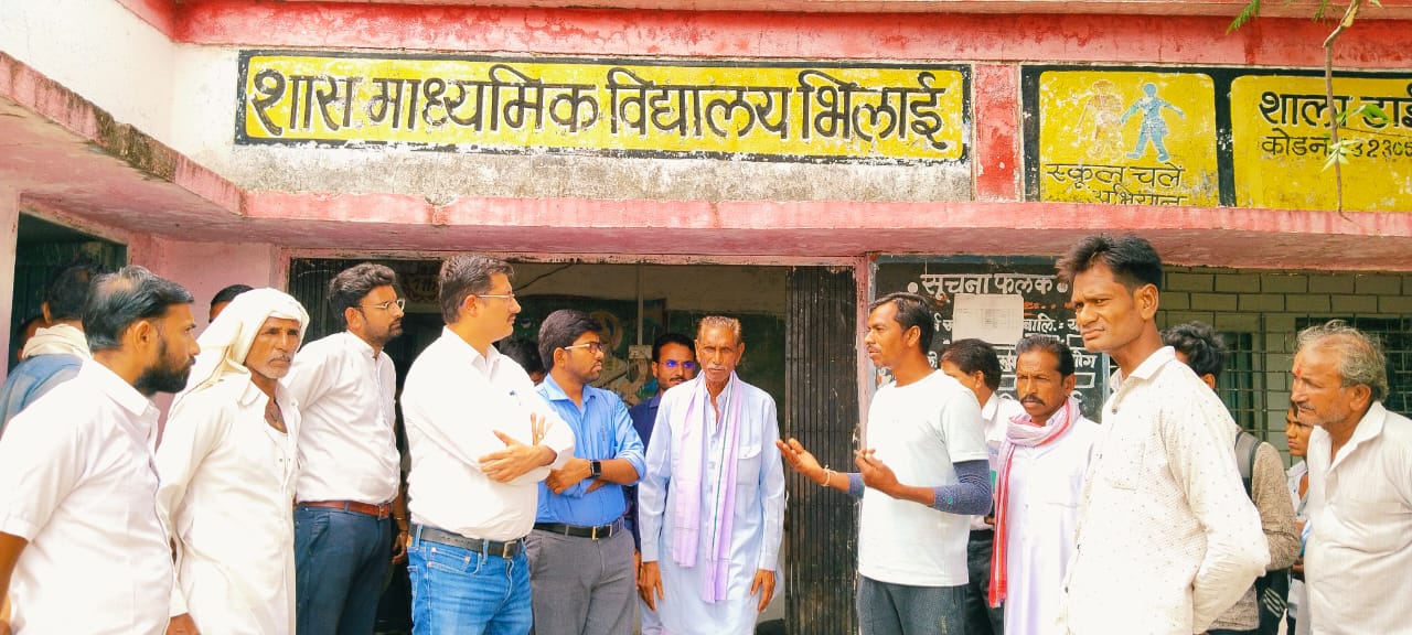 कलेक्टर श्री गुप्ता ने कन्‍नौद विकासखंड के विभिन्न ग्रामों में स्कूल, आंगनवाड़ी, पंचायत सहित अन्‍य शासकीय कार्यालयों का किया निरीक्षण

————

ग्रामीणों की समस्‍या सुन संबंधित अधिकारियों को निराकरण के दिए निर्देश

————

कार्य में लापरवाही करने वाले अधिकारी/कर्मचारियों पर कार्यवाही के दिये निर्देश