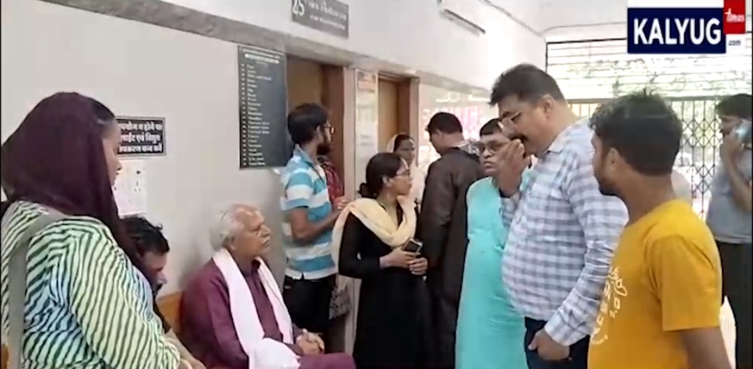 देश के लोकप्रिय भजन गायक टिपानिया जी की कार  दुर्घटनाग्रस्त,शहर कांग्रेस…