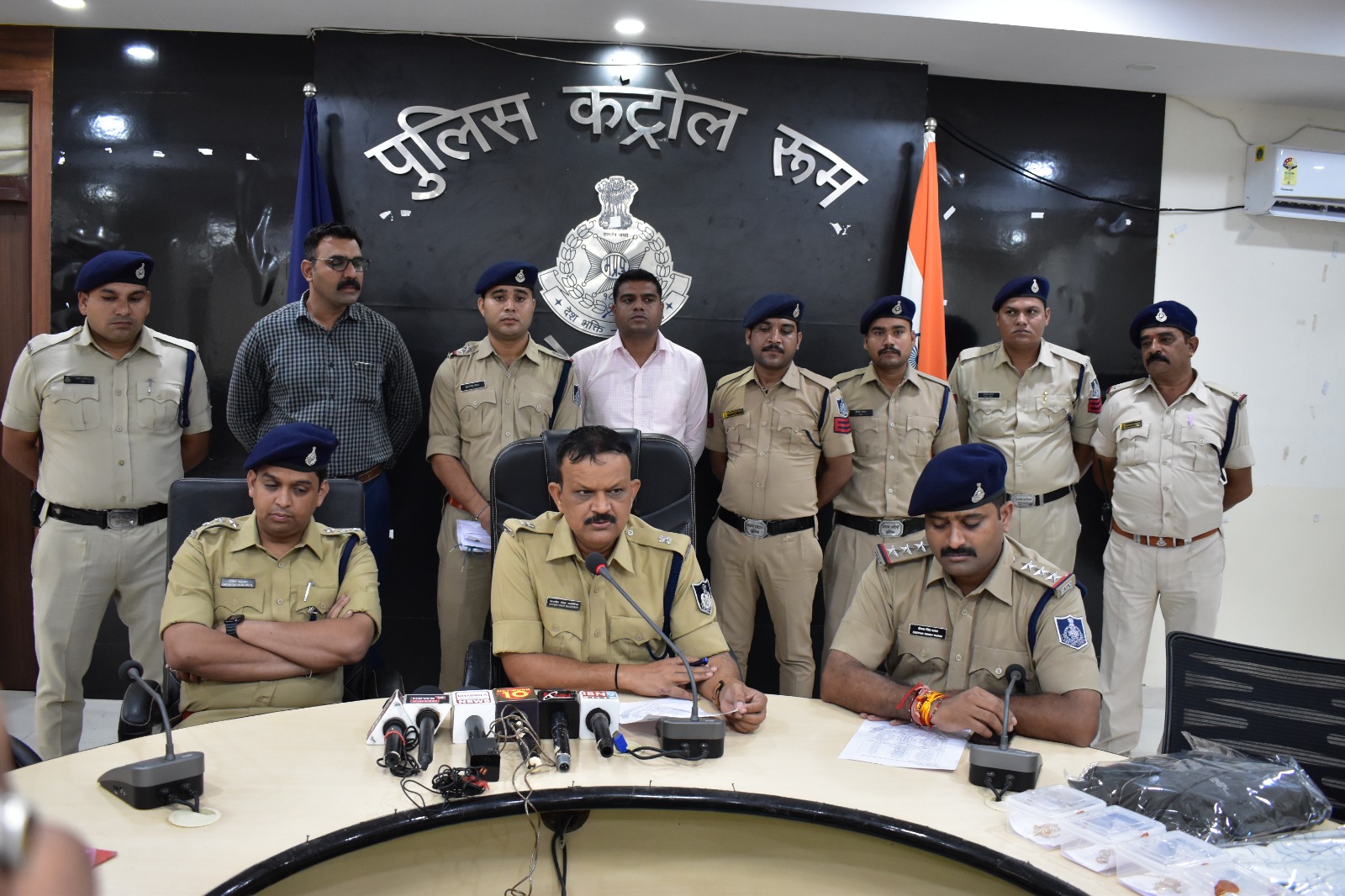 पुलिस टीमवर्क से सरे बाजार चैन स्ट्रेचिंग करने वाले लुटेरे धराएं