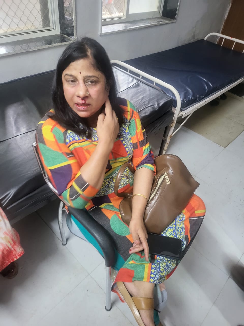 जिला चिकित्सालय की दो महिला डॉक्टर में मारपीट , कलेक्टर ने दिए जांच के आदेश बनाई जांच समिति