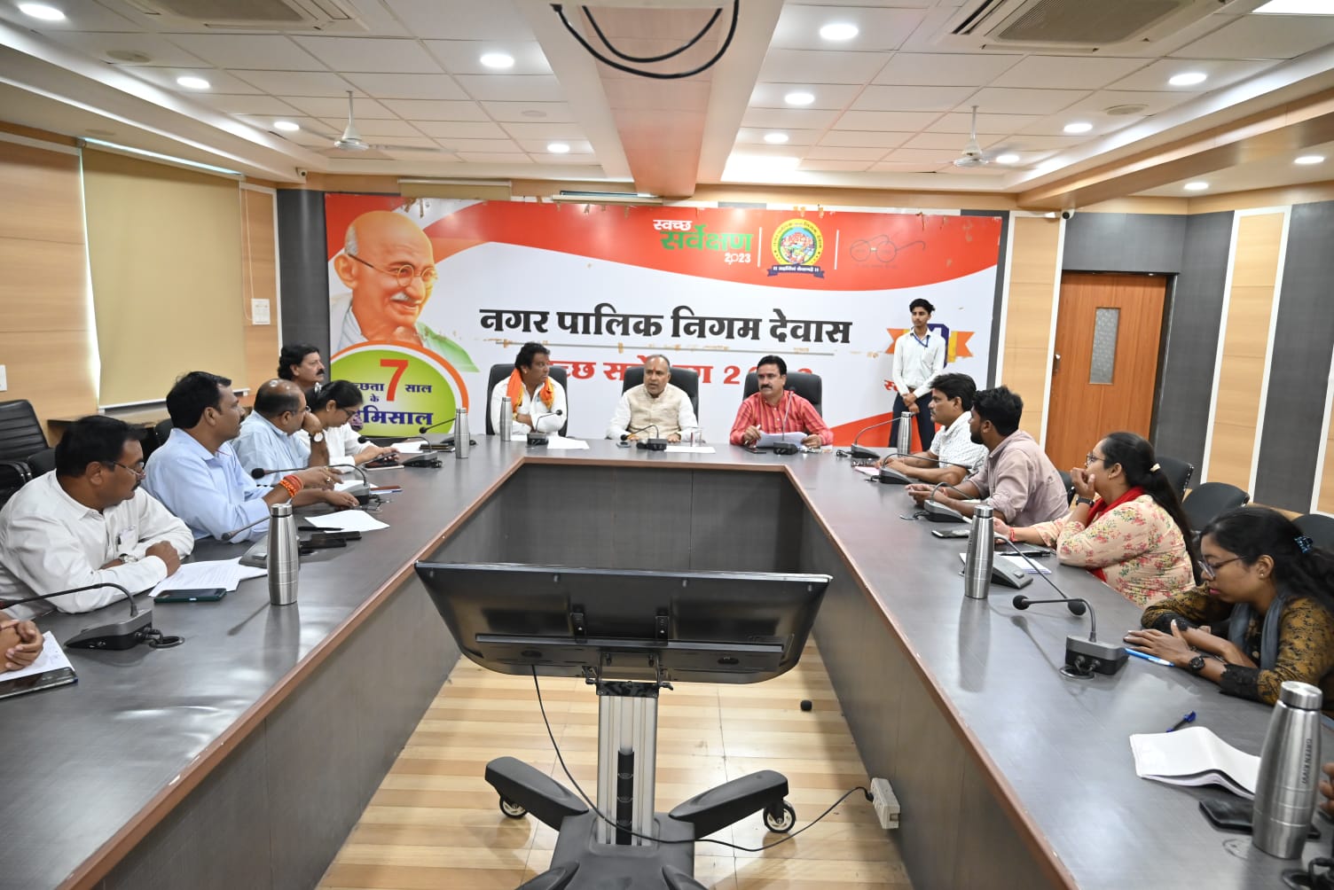 जिन ठेकेदारो द्वारा कार्य प्रारंभ नही किया उन ठेकेदारो को करेगें ब्लेक लिस्टेड