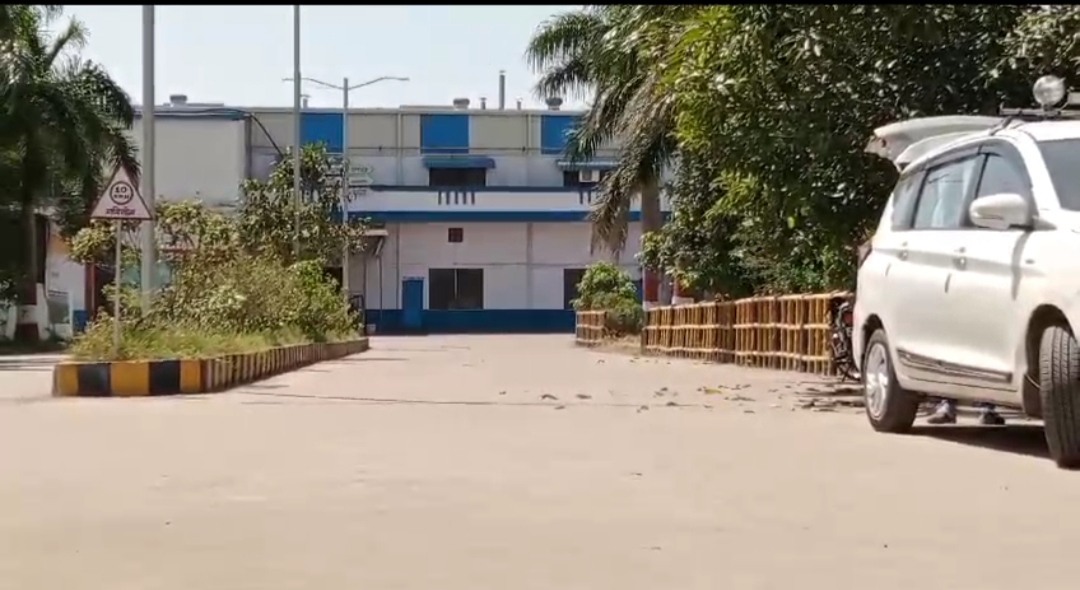 मक्सी रोड स्थित पारले-जी कंपनी पर आयकर विभाग की कार्रवाई