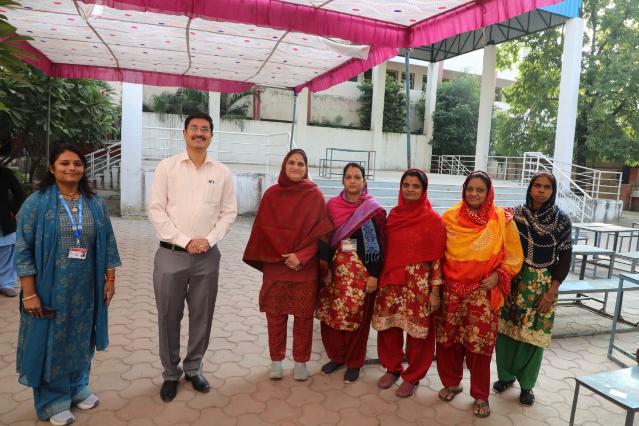 देवास में मतदान की कुछ खास झलकियां