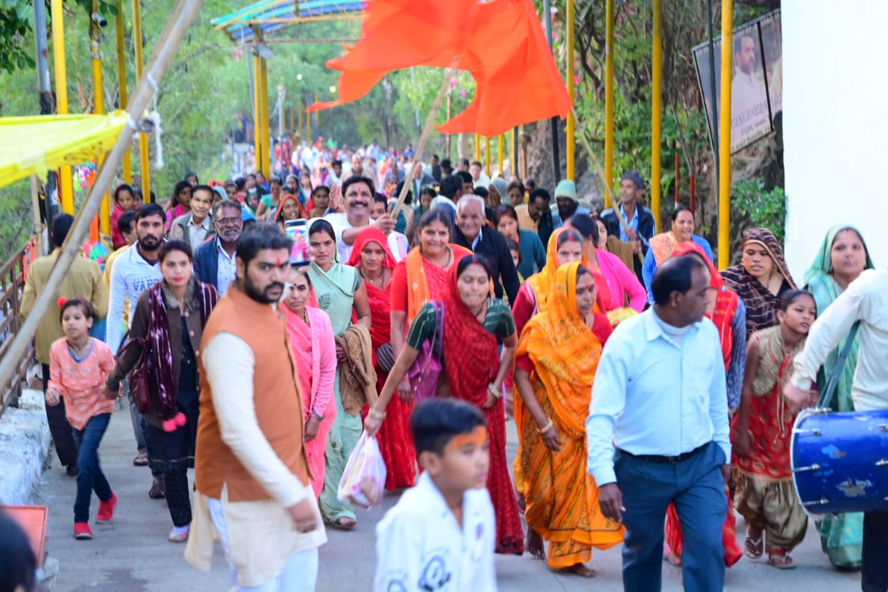 बिलावली शिव मंदिर में विभिन्न प्रजातियों के पौधों का किया रोपण  ,      लोकतंत्र  सेनानी और विकास नगर के रहवासियों ने कि शनिवार को महाआरती    ,         जिला स्तरीय रोलबॉल ओर स्पीड स्केटिंग प्रतियोगिता 11 दिसंबर को होगी