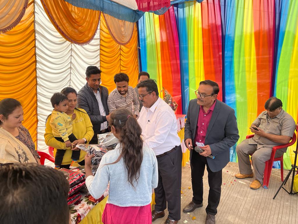 बच्चों के चेहरे खिल उठे जब जेल सुपरीटेंडेंट पहुंची उनके बीच यह सब लेकर, …