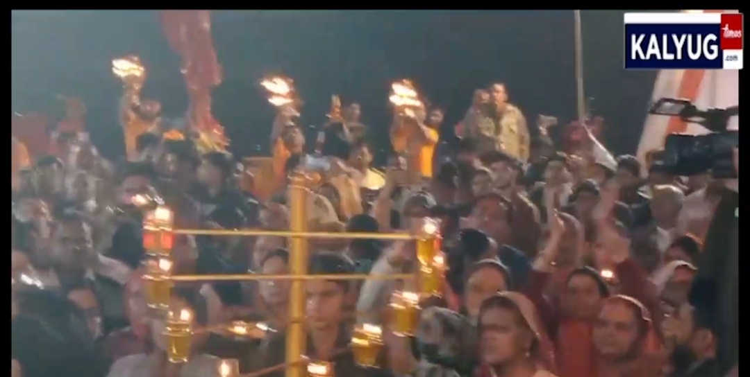 मां चामुंडा टेकरी महा आरती के शुरुआत में ही श्रद्धालुओं में अपार उत्साह, भक्तिमय हुआ साधना का शिखर (वीडियो खबर)