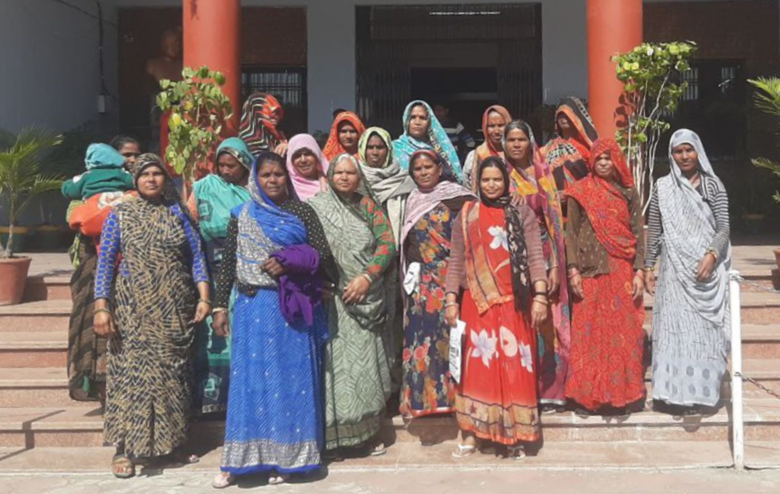 वार्ड 13 राजीव नगर बस्ती की महिलाएं समस्या को लेकर पहुंची जनसुनवाई में