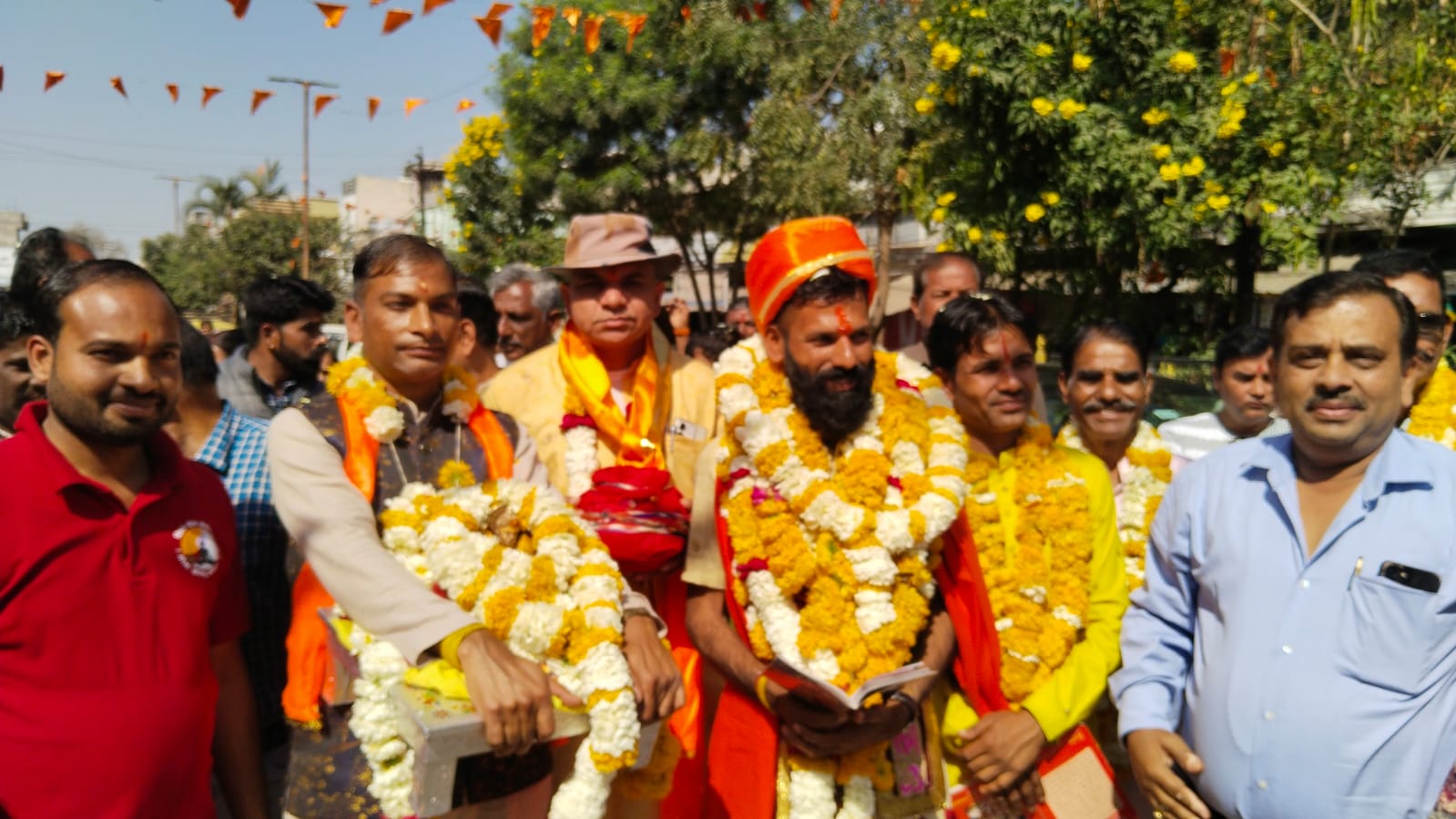 देवास से अयोध्या के लिए निकली गुरुजी की अनूठी चलित सुंदरकांड यात्रा देखिए