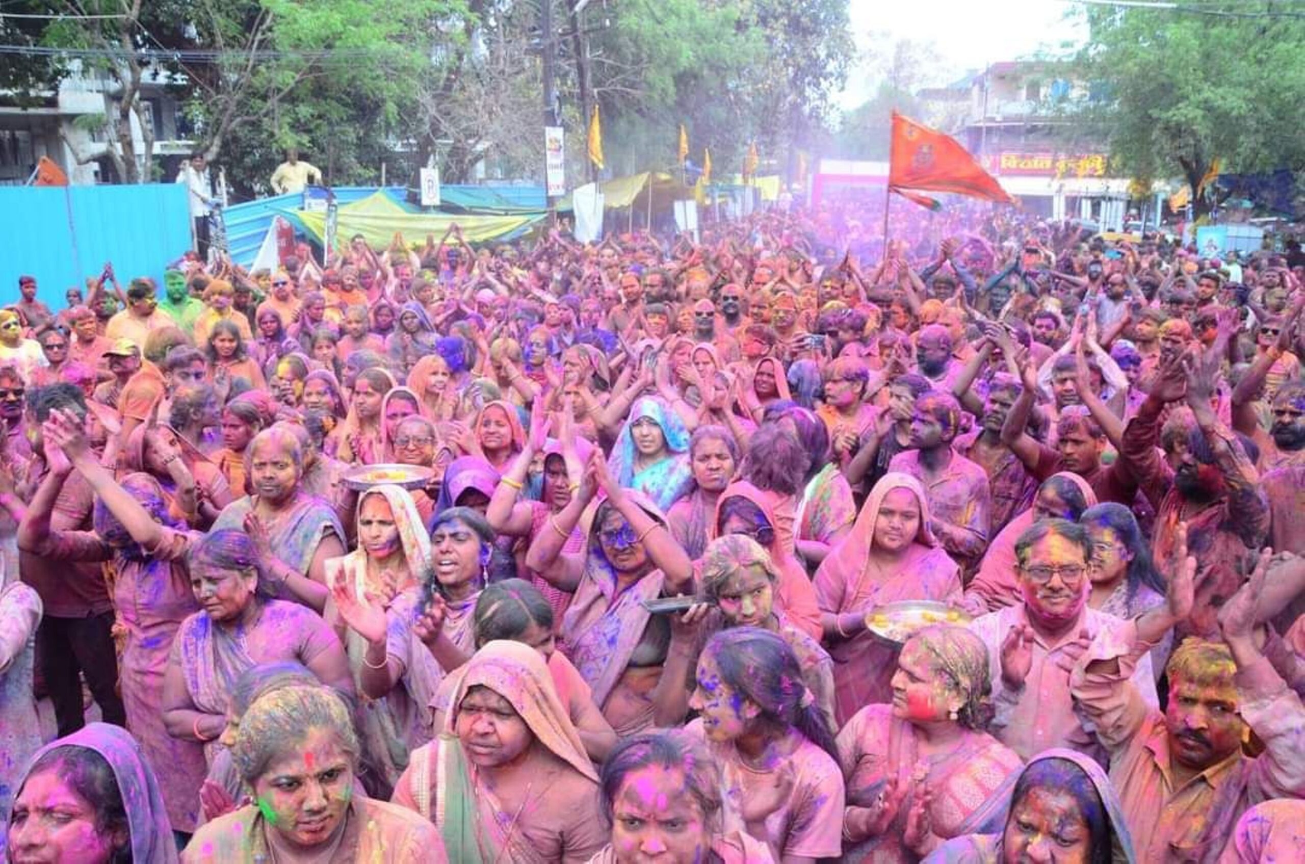 इस वर्ष निकली पूर्व के सभी रिकॉर्ड तोड़े ऐतिहासिक रही फाग यात्रा