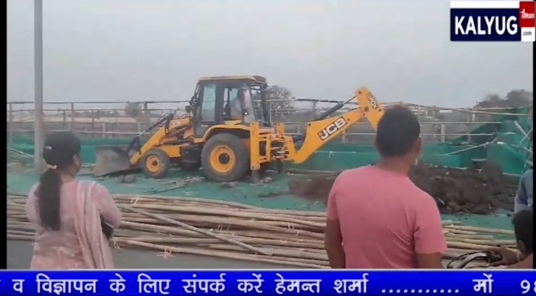 वर्षों बाद ए बी रोड पर दुर्घटना का कारण बने अतिक्रमण सख्ती के साथ हटाए