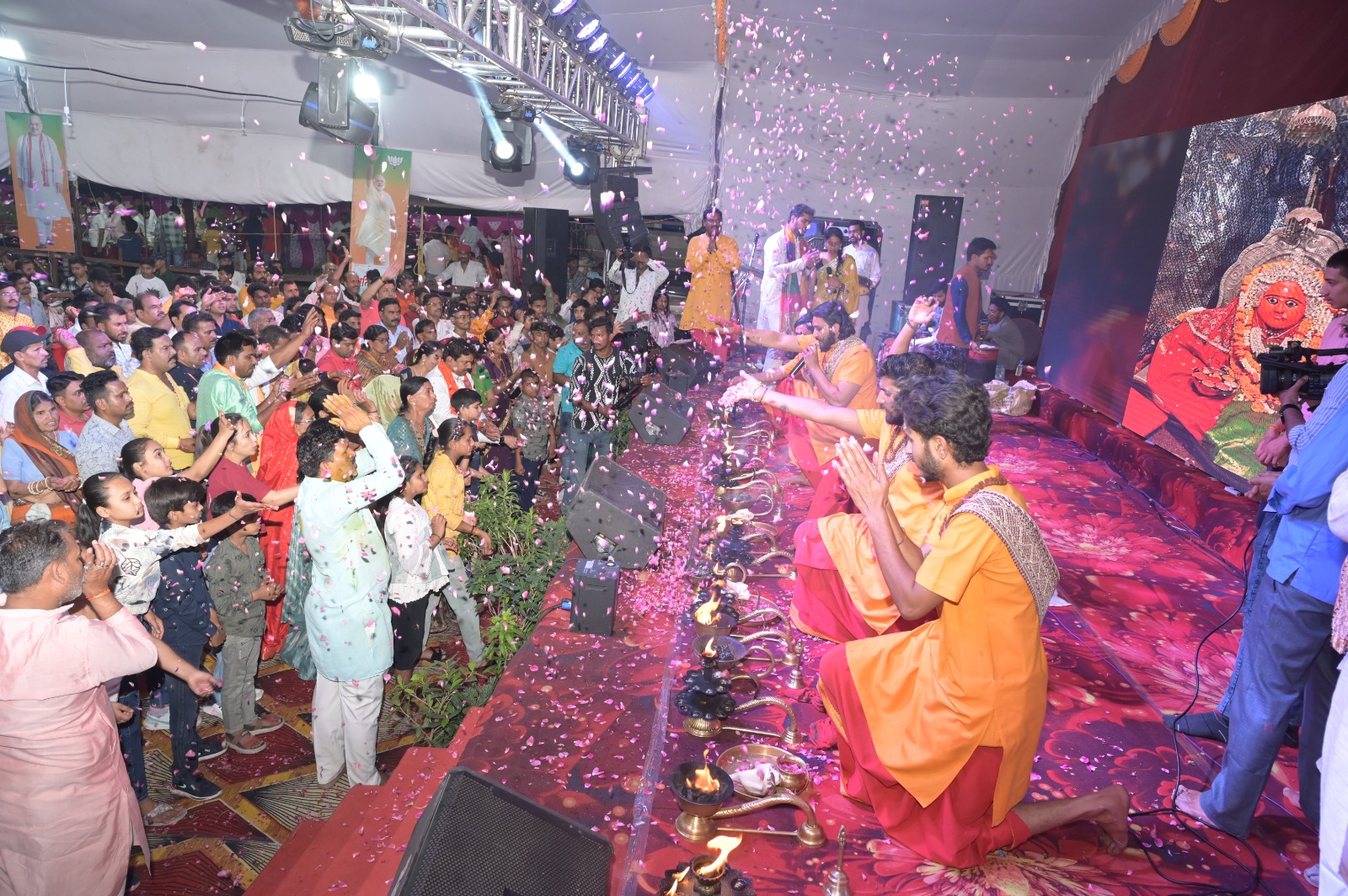 देववासिनी के पंडाल में ऐतिहासिक यादगार मना हिंदू नव वर्ष