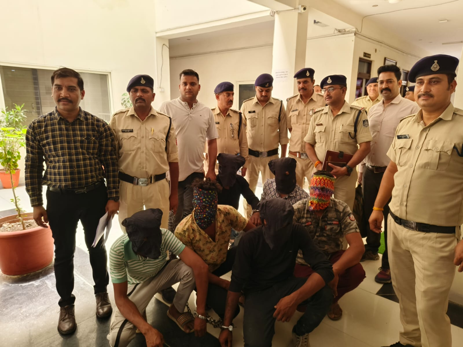 17 लाख की लूट का सोनकच्छ पुलिस ने किया पर्दाफाश