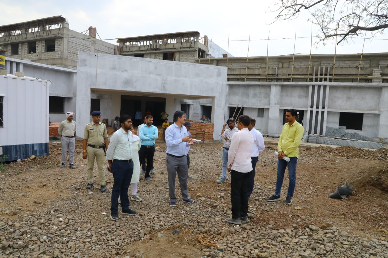 भीषण गर्मी में कलेक्टर पहुंचे ग्रामीण दौरे पर, निर्माणाधीन स्कूल का निरीक्षण, गुणवत्ता देखने के साथ समय पर कार्य पूरा करने के लिए निर्देश,&nbsp;&nbsp; शिप्रा शुद्धिकरण के लिए भी गांव-गांव में जाकर ग्रामीणों के बीच लगा रहे चौपाल&nbsp;&nbsp;&nbsp;&nbsp;&nbsp;&nbsp;&nbsp;&nbsp;&nbsp;&nbsp;&nbsp;&nbsp;&nbsp;&nbsp;&nbsp;&nbsp;&nbsp;&nbsp;&nbsp;&nbsp;&nbsp;&nbsp;&nbsp;&nbsp;&nbsp;&nbsp;&nbsp;&nbsp;&nbsp;&nbsp;&nbsp;&nbsp;&nbsp;&nbsp;&nbsp;&nbsp;&nbsp;&nbsp;&nbsp;