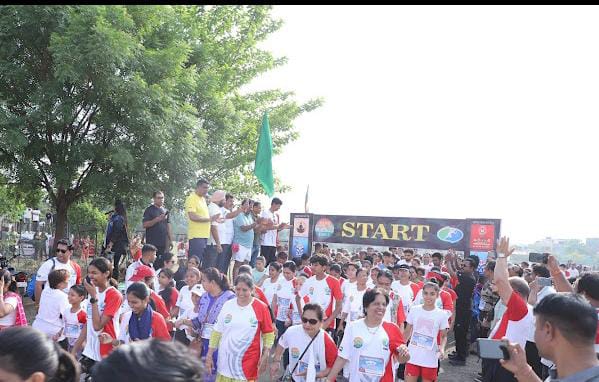 हर घर सैनिक, हर घर पौधा के नारे के साथ देवास को ग्रीन बनाने के लिए निकली हिंद फौज की ग्रीन मैराथन , घर-घर लग रहे 1000 पौधे