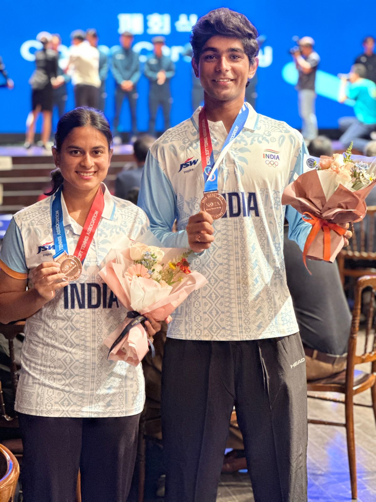 देवास के खिलाड़ी जय और आध्या ने विदेश में बढ़ाया मान और जीते पदक