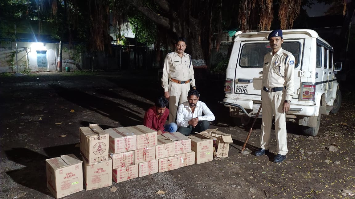 आबकारी विभाग ने देर रात शाजापुर से देवास आ रही अवैध शराब से भरी बुलेरो पकड़ी, भारी मात्रा में शराब जप्त