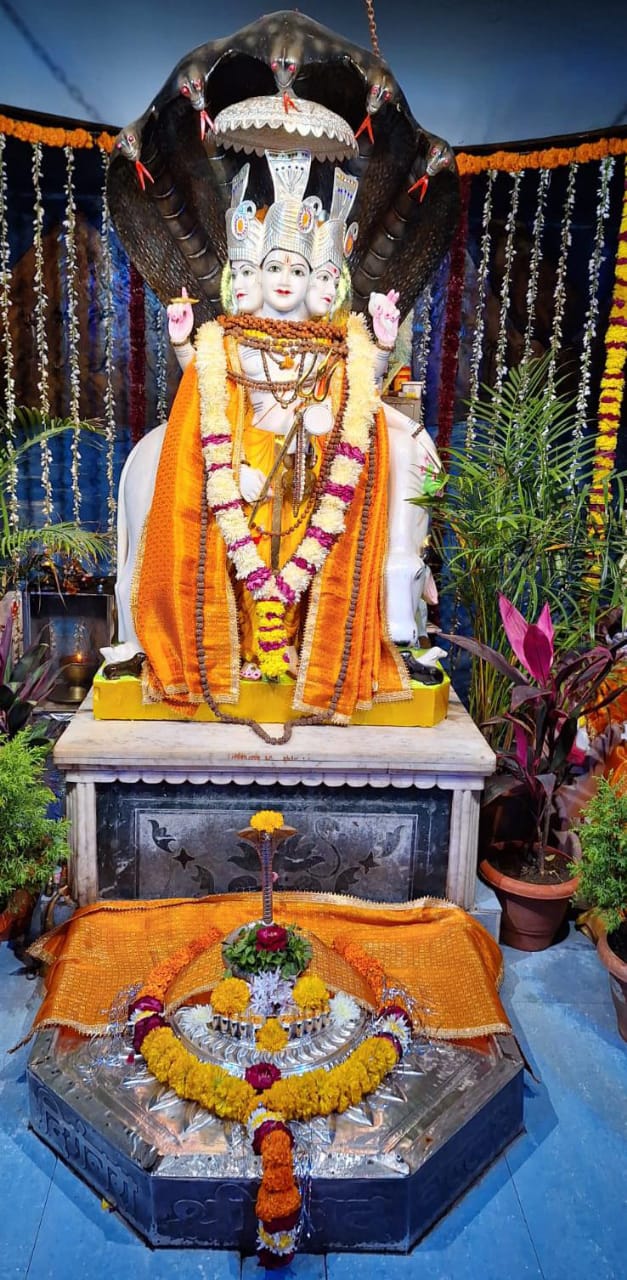 *गुरुपूर्णिमा उत्सव* 
*रविवार  21 जुलाई को श्री दत्त पादुका मन्दिर श्रीं क्षेत्र बांगर* में मनाया जाएगा