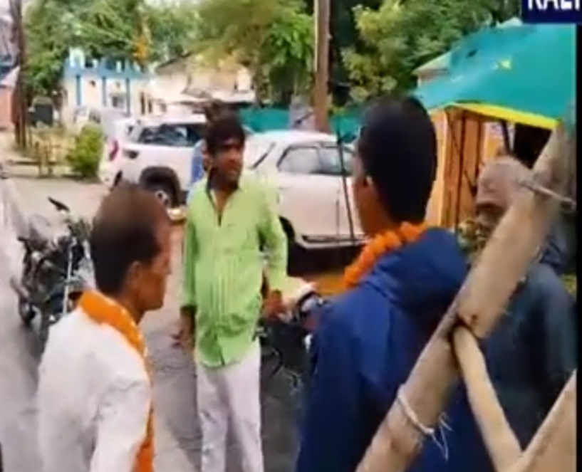 क्षेत्र की समस्या से त्रस्त पार्षद प्रतिनिधि ने ध्यानाकर्षण के लिए किया यह कार्य…