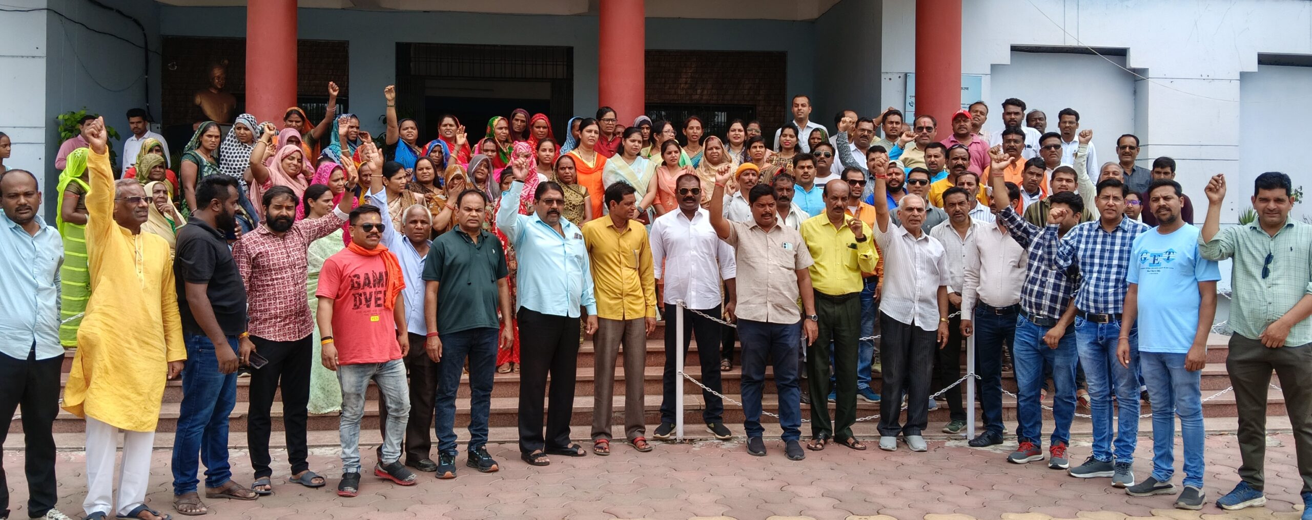 लव जिहाद के खिलाफ सर्व हिन्दू समाज का प्रदर्शन, महिलाएं बोलीं- हिंदू नाम रखकर, कलावा बांधकर जाल में फंसा रहे, विदेशों से हो रही फंडिंग