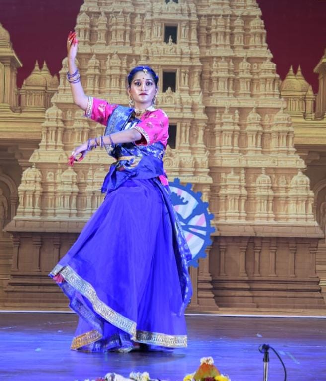 कु.अंशिका ने एकल नृत्य में पाया प्रथम स्थान किया शहर का नाम रोशन