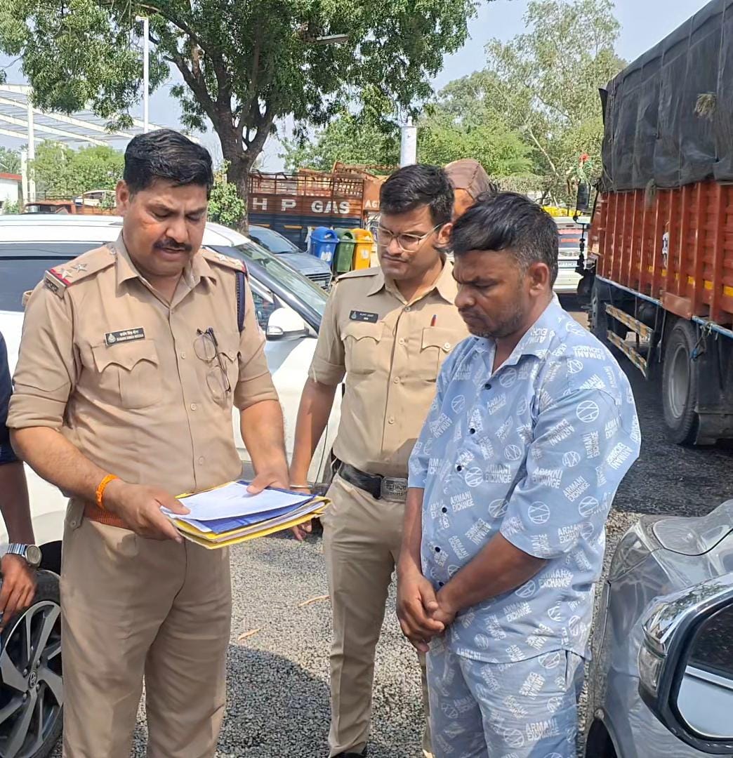 फिल्मी स्टाइल में करता था चोरी तो पुलिस ने भी फिल्मी स्टाइल में ही पकड़ कर हवालात में हवा खिला दी…