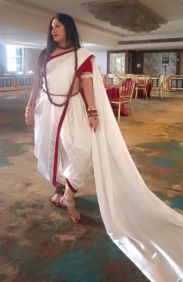 देवास की डॉली सोनी ने मेढ़ क्षत्राणि स्वर्णकार महाकुंभ में प्राप्त किया प्रथम स्थान,सोनी ने आत्मरक्षा के लिए तलवारबाजी को बताया जरूरी