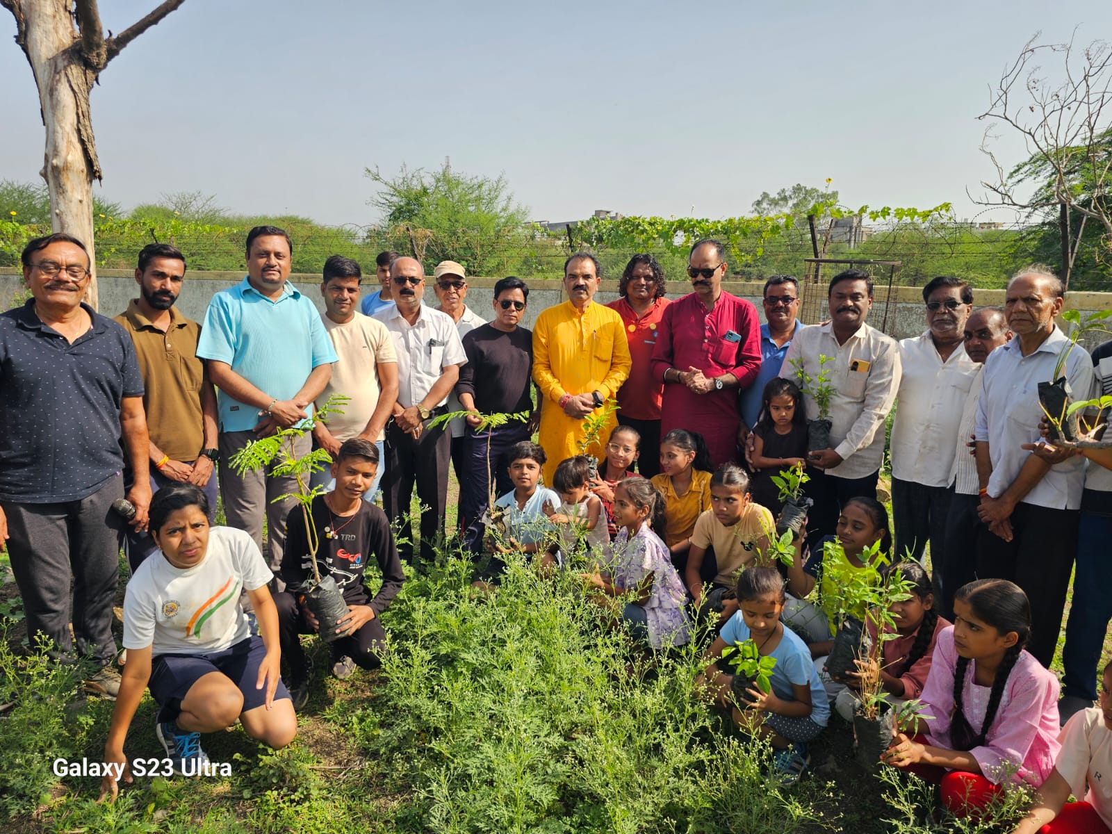 दिवंगत पत्रकारों की स्मृति में हुआ पौधारोपण
विश्व पर्यावरण दिवस पर प्रेस क्लब देवास द्वारा तीन प्रमुख स्थानों पर आयोजन