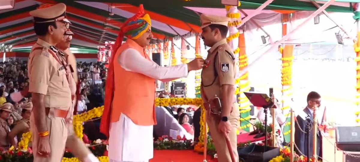 देवास जिले का बड़ा मान, देवास पुलिस अधीक्षक पुनीत गेहलोद हुए राष्ट्रपति पुलिस वीरता पदक से सम्मानित