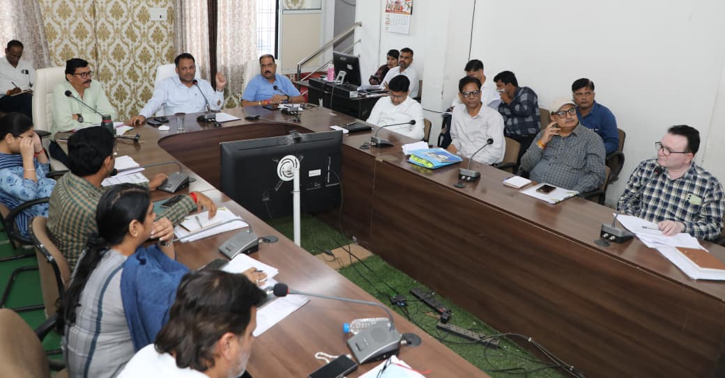 देवास में उज्जैन चौराहा पर स्थित पेट्रोल पंप को हटाने की कार्यवाही करें

———

एसडीएम देवास औद्योगिक क्षेत्र के अंदर से अतिक्रमण हटाने की कार्यवाही करें-कलेक्टर श्री सिंह

——— 

रिकॉन्सिलेशन सर्टिफिकेट जारी नहीं करने पर जिला सहकारी केंद्रीय बैंक के 18 बैंक मैनेजरों को शोकाज नोटिस जारी करने के निर्देश

———

पैक्स कंप्यूटरीकरण कार्य में लापरवाही करने वाले प्रबंधकों का वेतन काटने की कार्यवाही करें

————-

जिले में सेवा पखवाड़ा के तहत जिले में प्रतिदिन गतिविधियों का आयोजन करें

———

कलेक्टर श्री ऋतुराज सिंह की अध्यक्षता में समय-सीमा संबंधी बैठक आयोजित