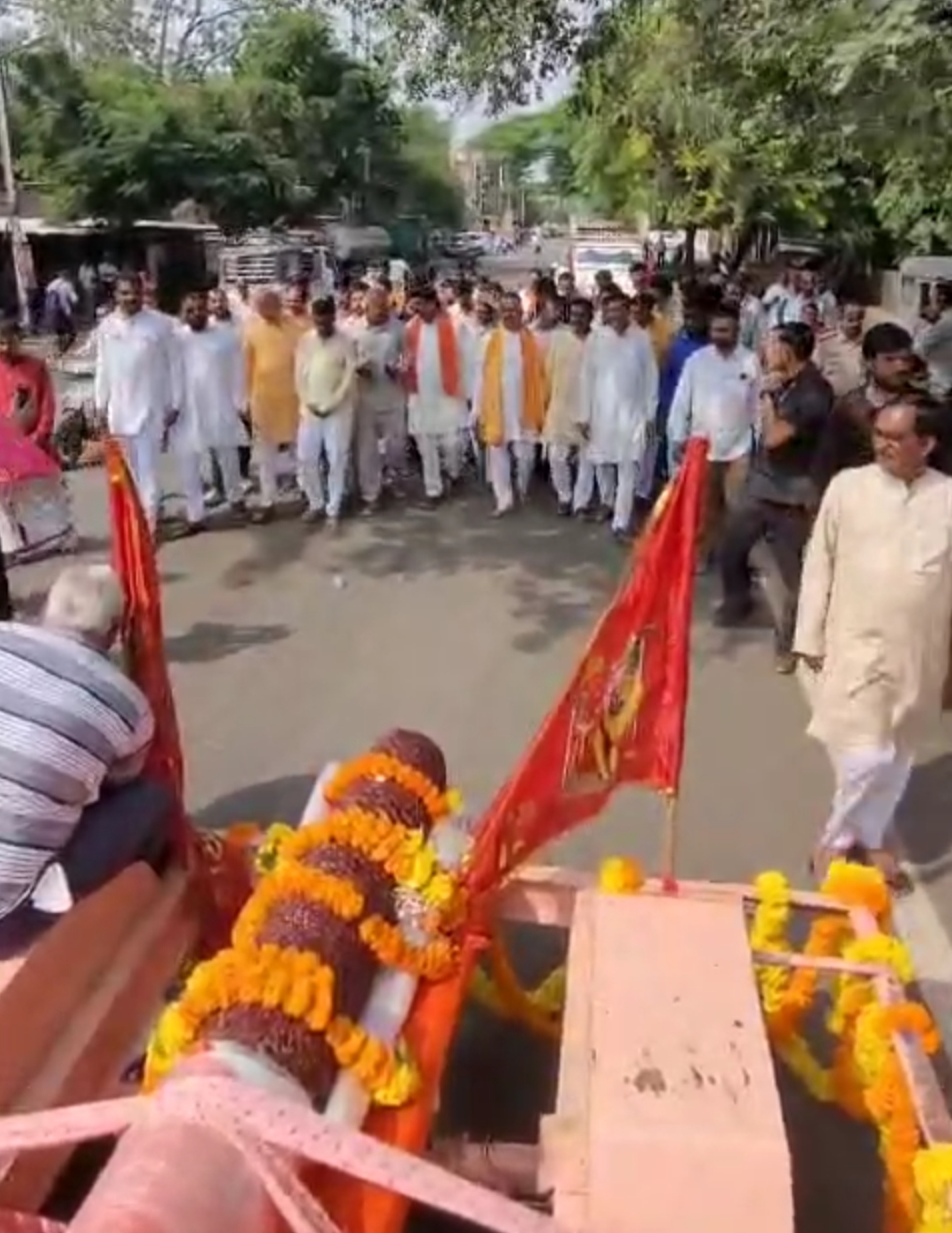 साधना के शिखर पर 18 फीट की विशाल अगरबत्ती बनी आकर्षण का केंद्र, भव्य शोभा यात्रा के साथ अनूठा आयोजन नवरात्रि महोत्सव पर देवास में