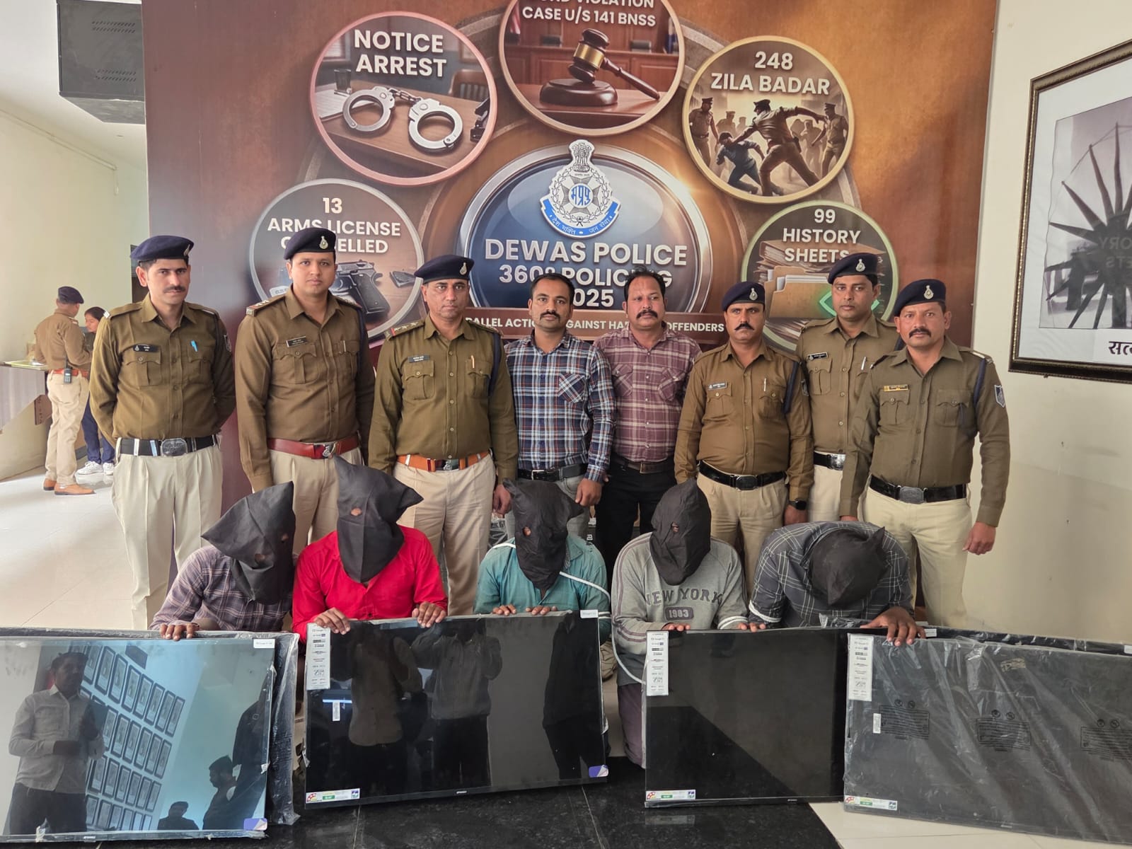 *ट्रक कटिंग करने वाले कंजर गिरोह का पर्दाफाश, चलते ट्रक में करते थे वारदात, 5 शातिर आरोपी गिरफ्तार ।*